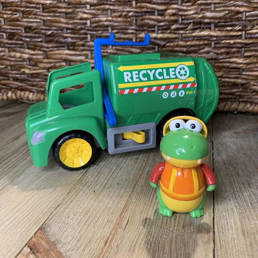 Ryan's World Recycling Truck with Gus The Gummy Gator Figure 2019